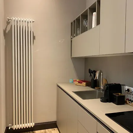 Niki O. Charme Parme